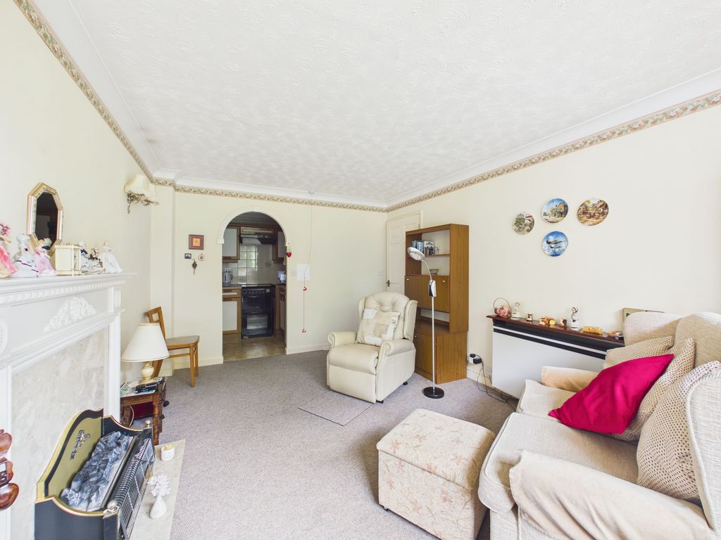 Property photo 3 of 12 Lounge Dining Room