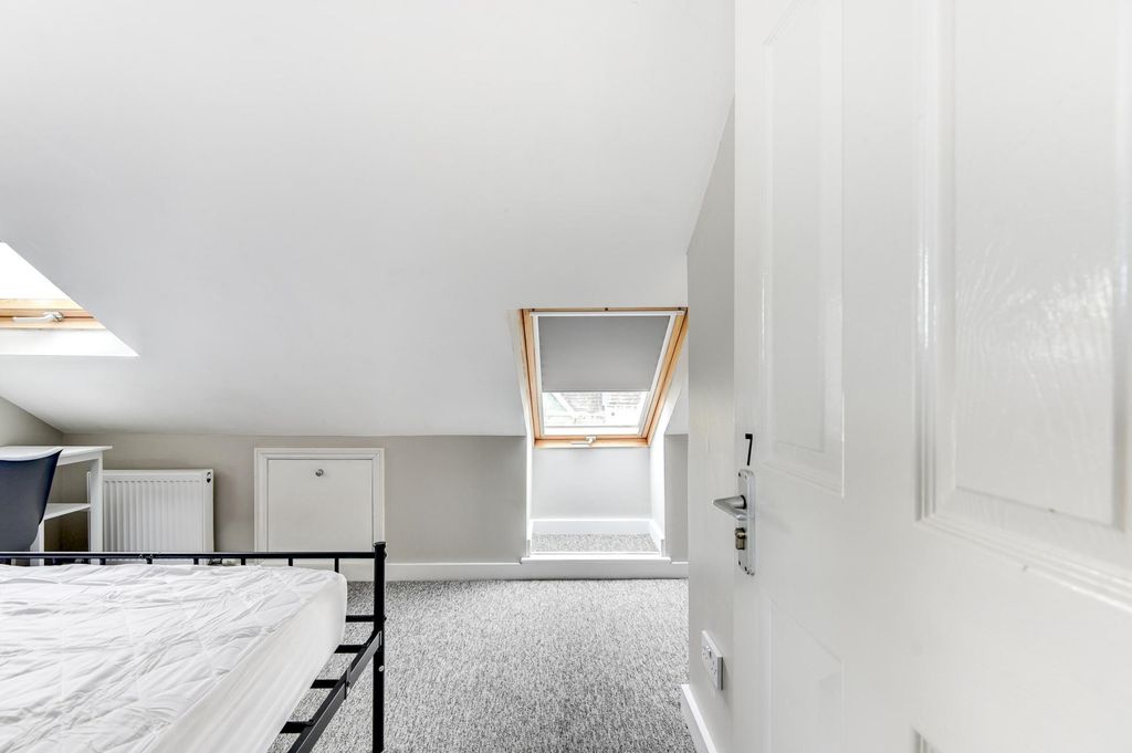 Additional image 7 of 7 bed semi-detached house to rentBernard Road, Brighton BN2