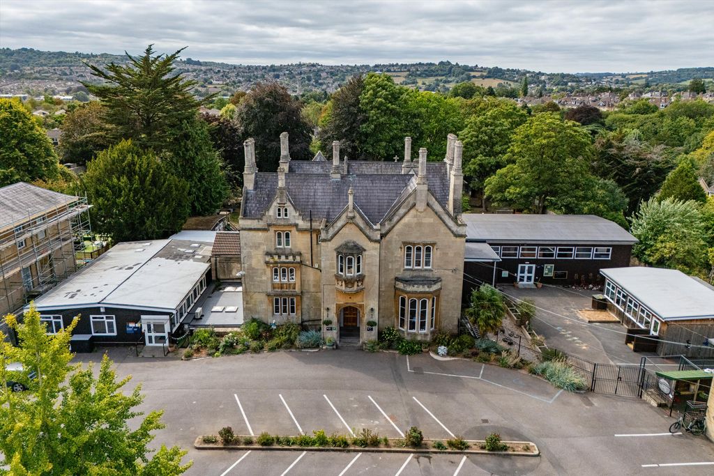 Property photo 1 of 34 Image