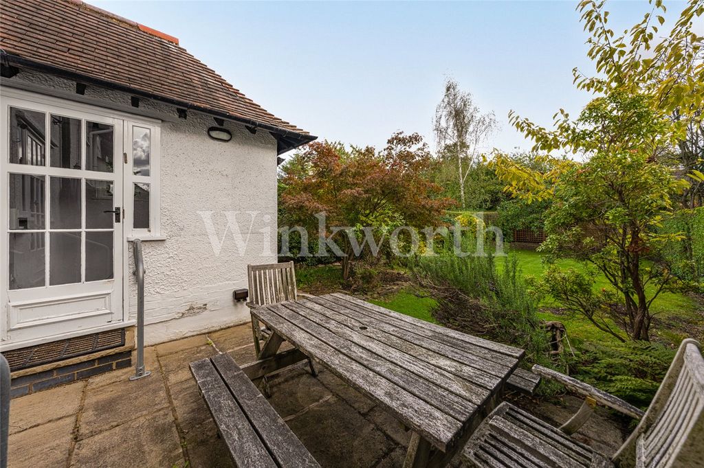 Property photo 2 of 8 Picture No. 01