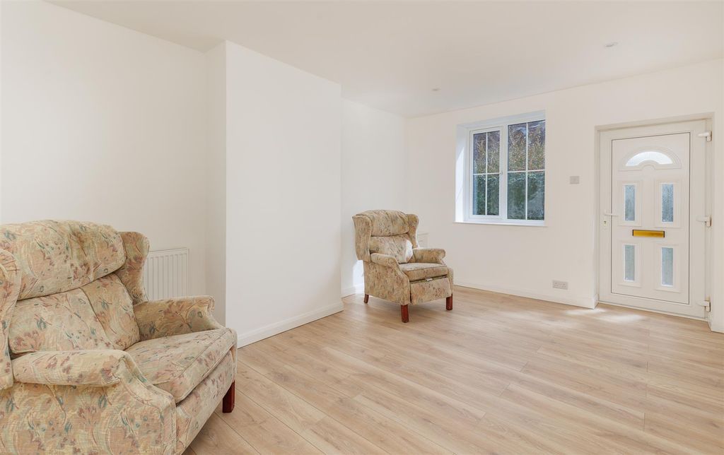 Property photo 2 of 25