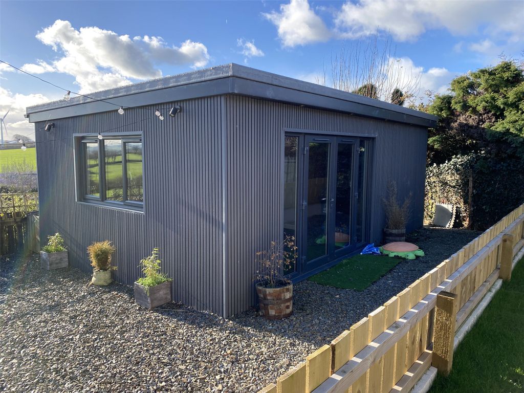 Property photo 3 of 13 3 - Picture No. 03