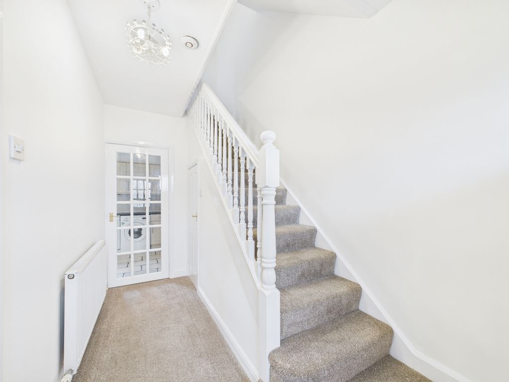 Property photo 3 of 19 Cam02386G0-Pr0146-Still007