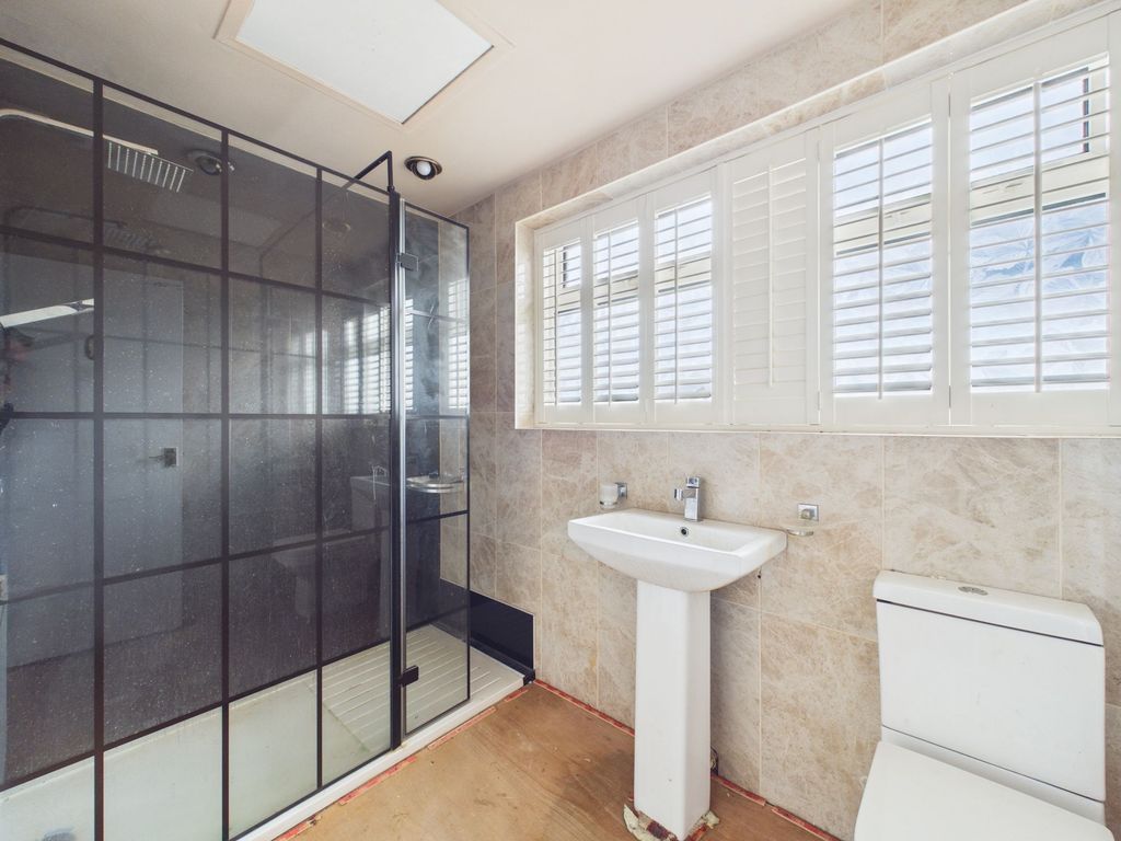 Property photo 3 of 22 Shower Room