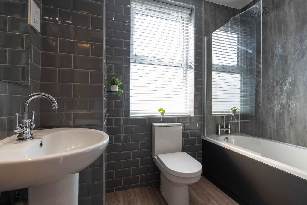 Property photo 3 of 6 155Cr - Bathroom