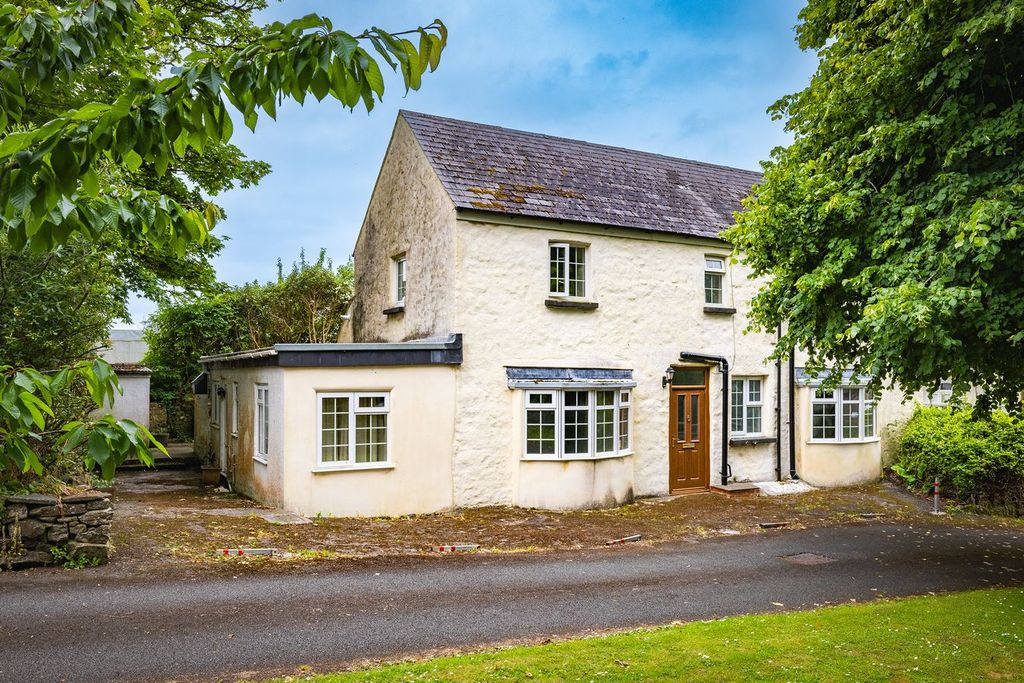 Property photo 1 of 33