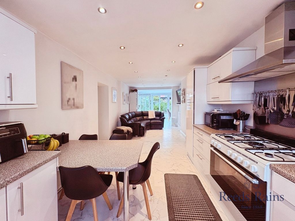 Property photo 3 of 26 Picture No. 05