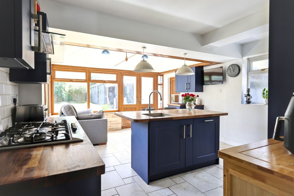 Property photo 3 of 18 Img_5304