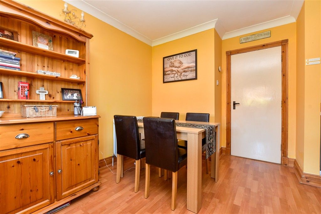 Property photo 3 of 10 Lounge / Kitchen / Diner