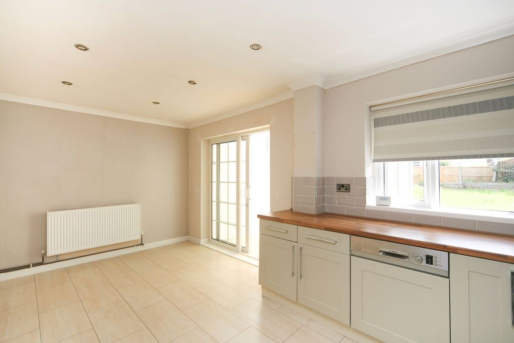 Property photo 3 of 28