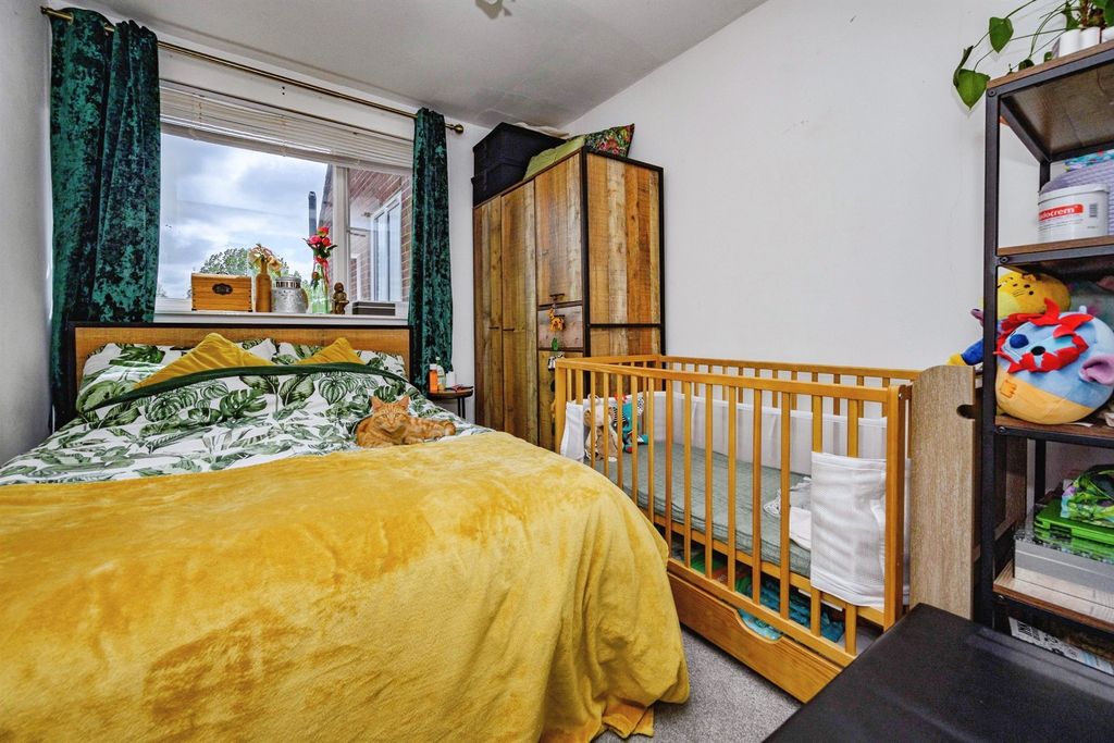 Property photo 3 of 12