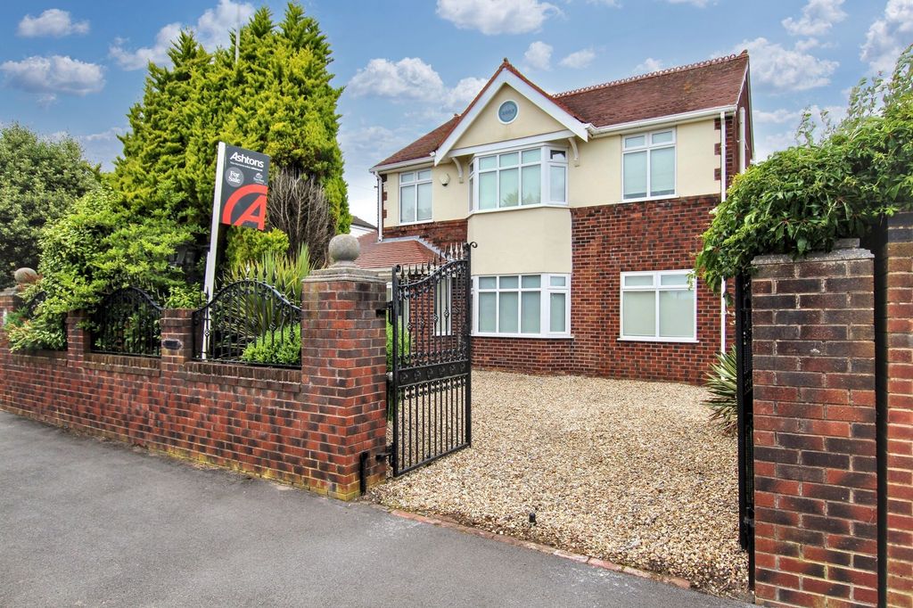Property photo 3 of 40