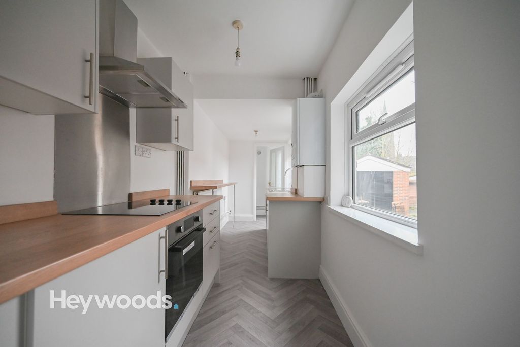 Property photo 1 of 42