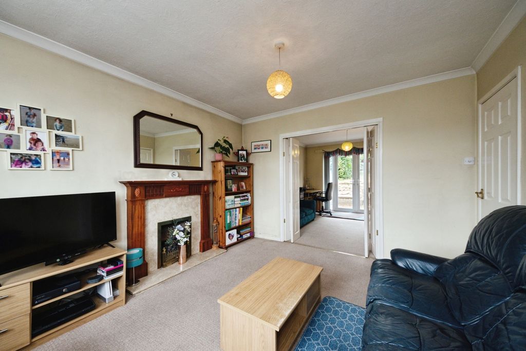 Property photo 3 of 16 Photo