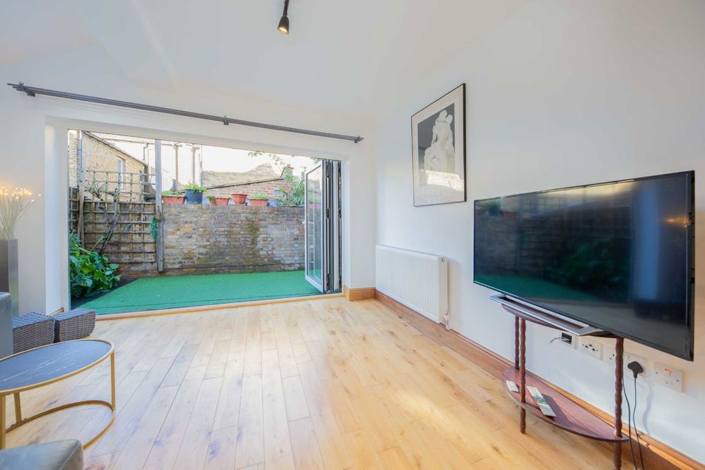Property photo 3 of 7