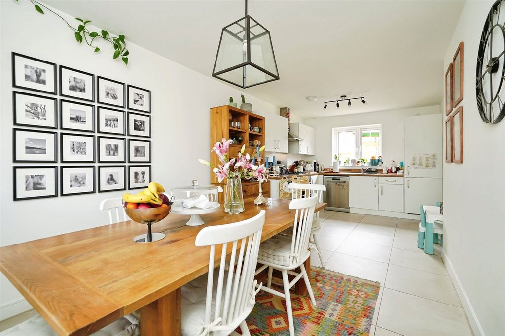 Property photo 3 of 27 Picture No. 15