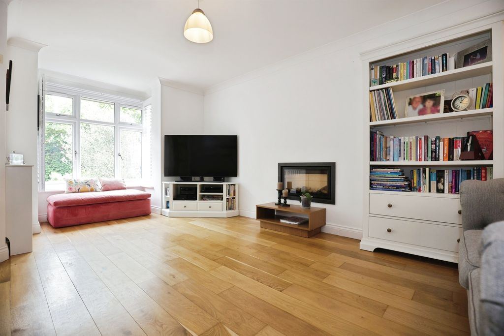 Property photo 3 of 17