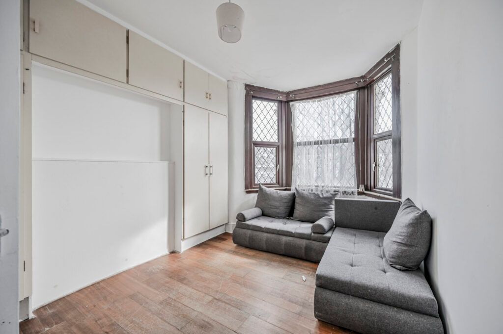 Property photo 3 of 10 Bedroom