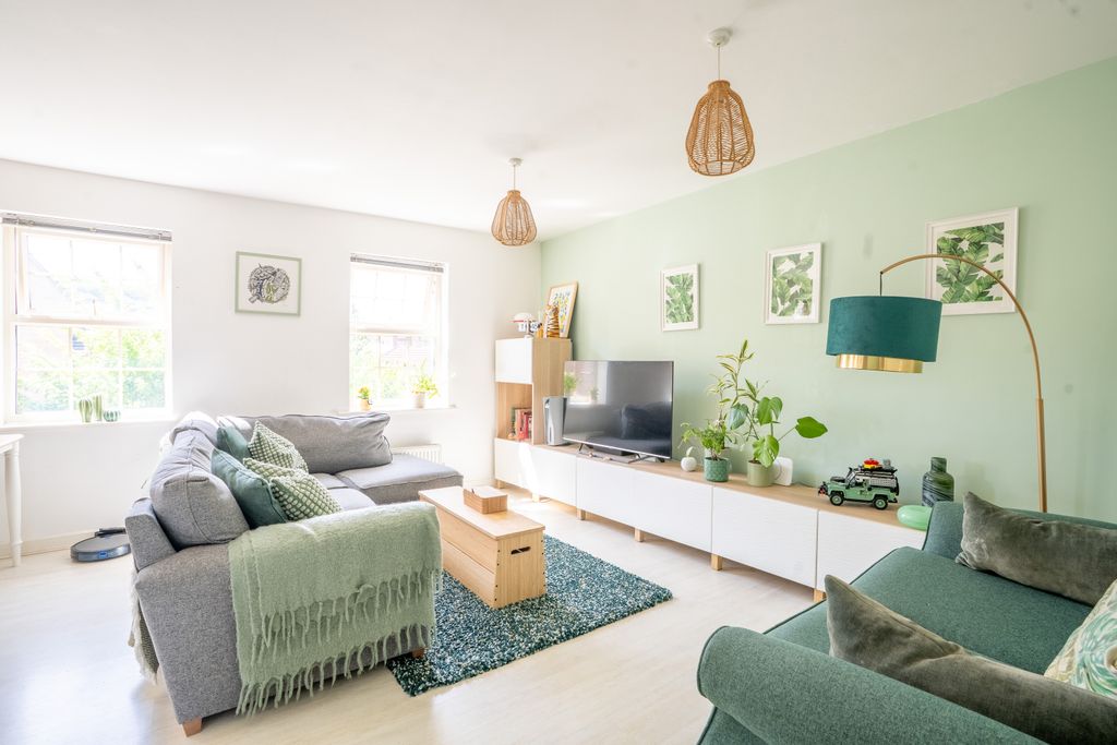 Property photo 3 of 13 43Raynvilleway10
