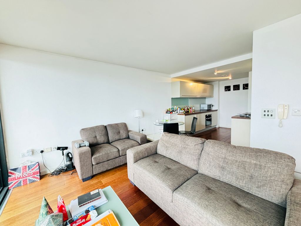 Property photo 1 of 6 Beetham Tower Apartment With Winter Garden Balcony