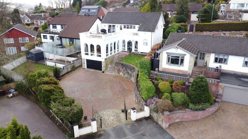 Property photo 3 of 46