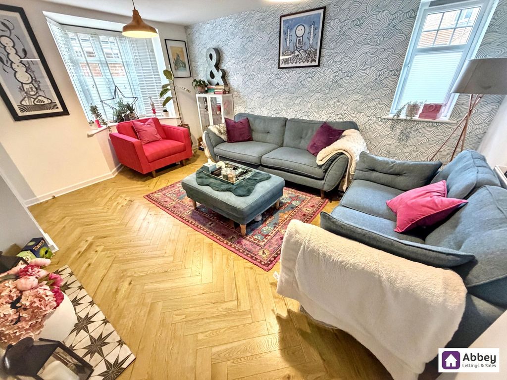 Property photo 2 of 18 Lounge