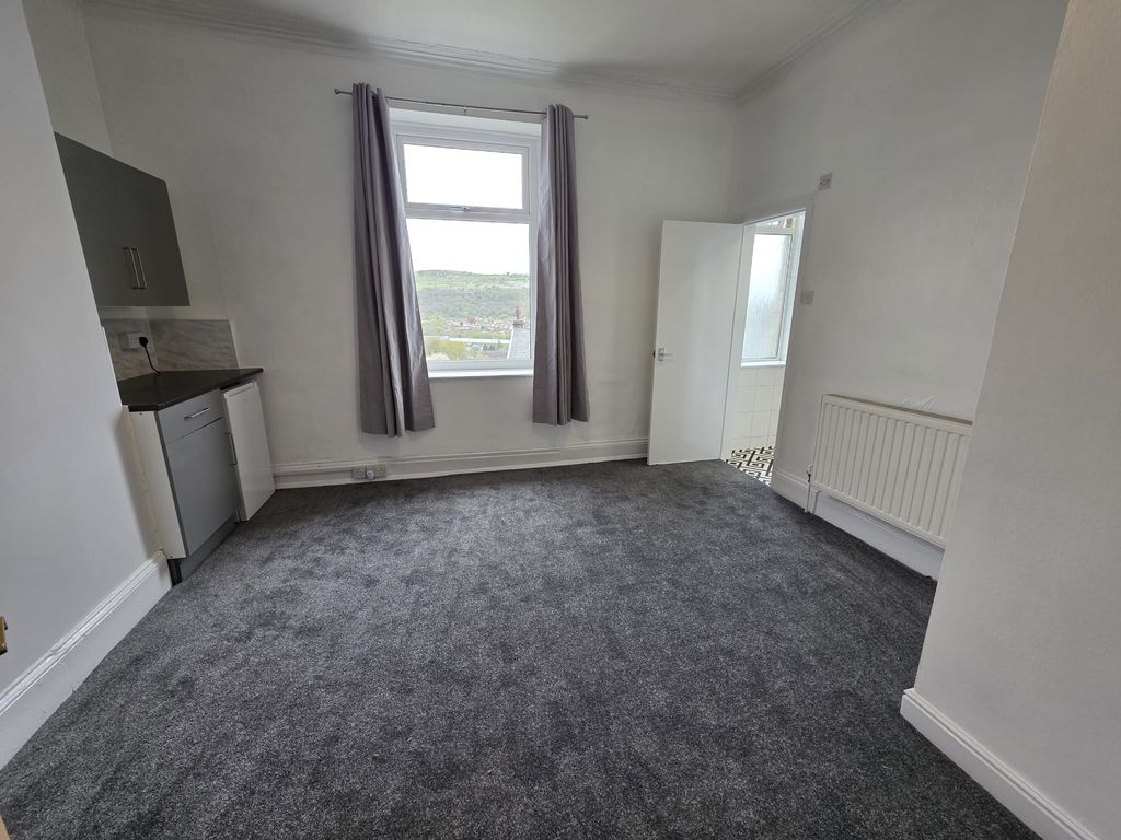 Property photo 2 of 3