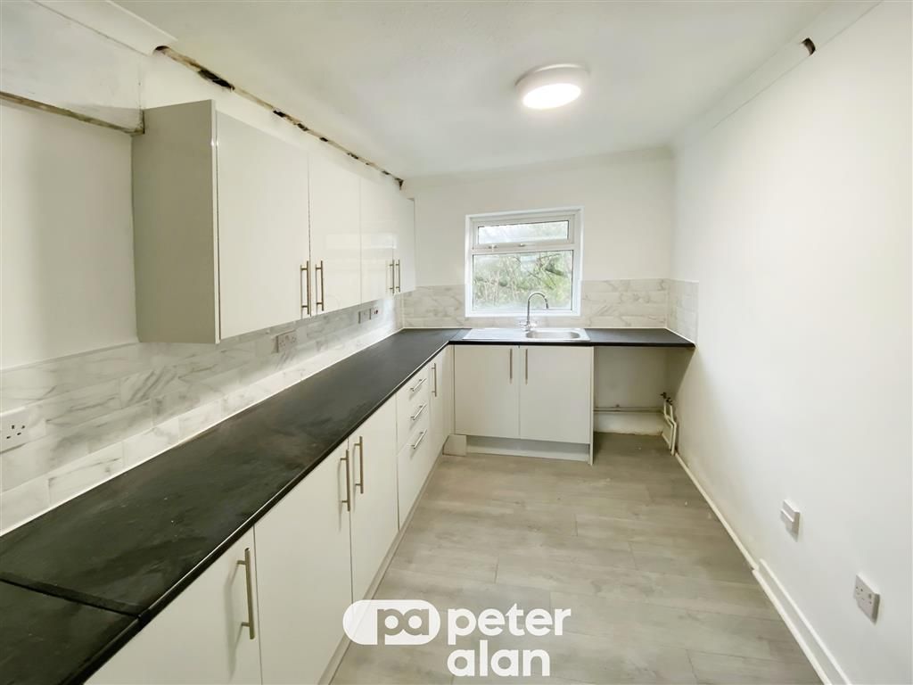 Property photo 2 of 8 Bedroom