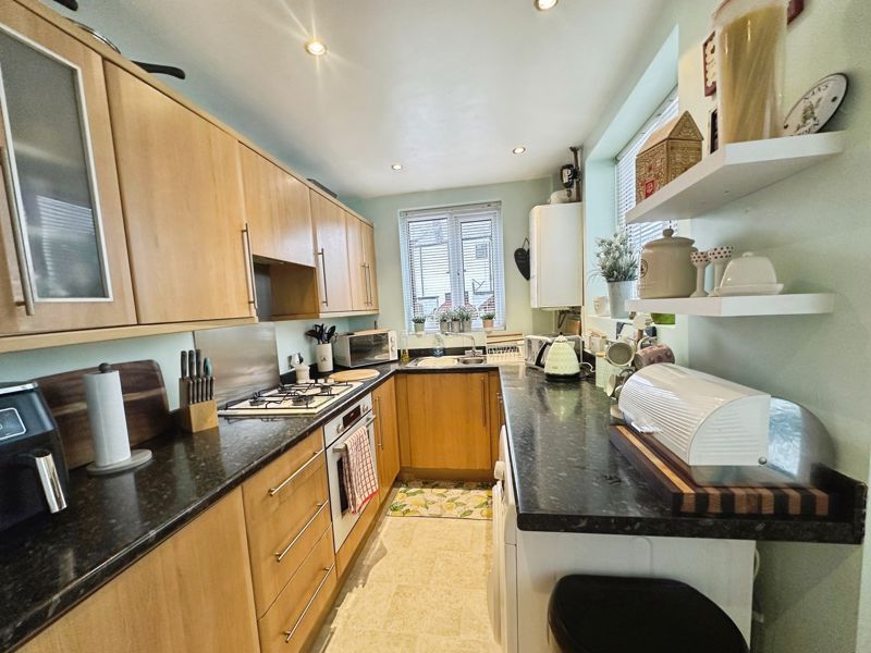 Property photo 3 of 15 Kitchen