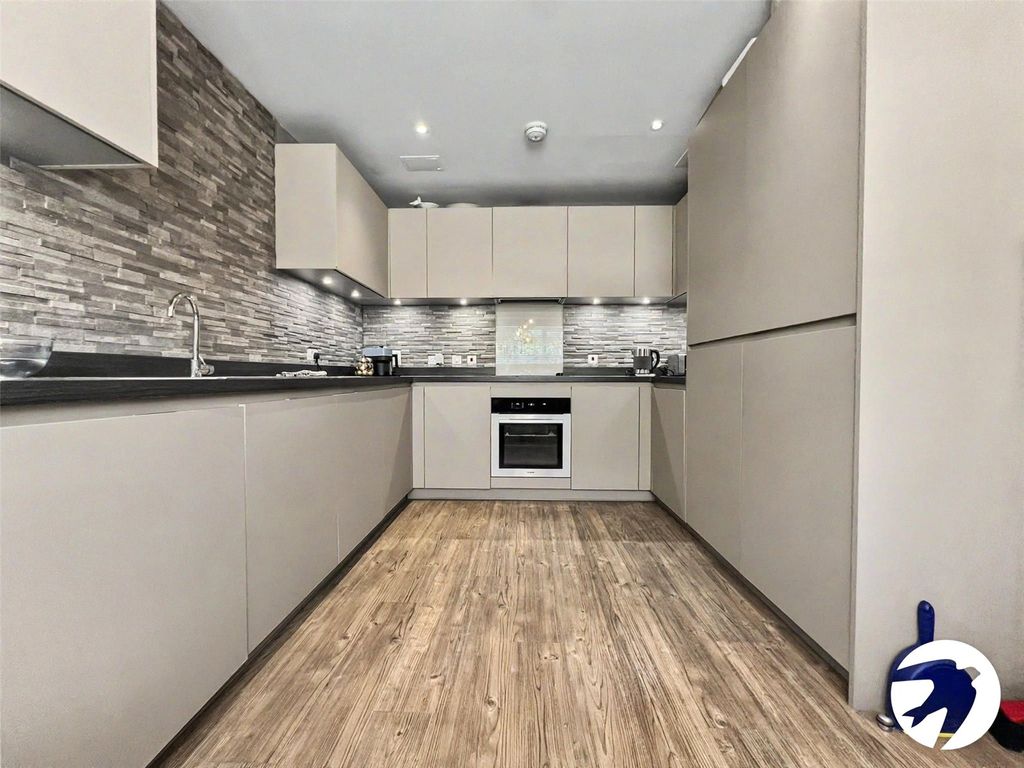 Property photo 2 of 19 Kitchen
