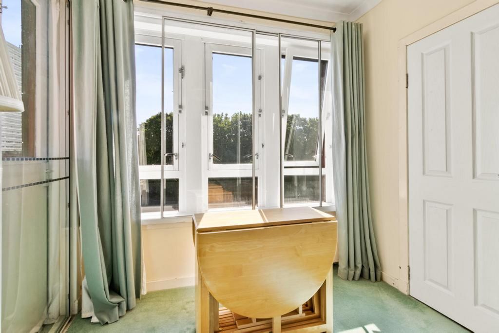 Property photo 3 of 31