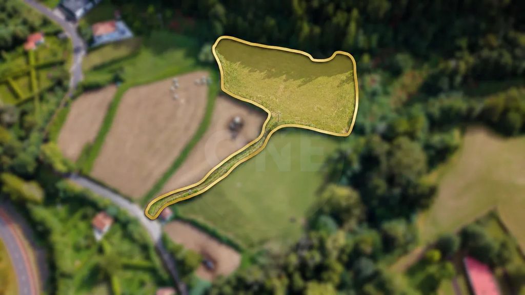 Property photo 1 of 7 Rustic Land Of 6,263 m² In Furnas – São Miguel, Azores