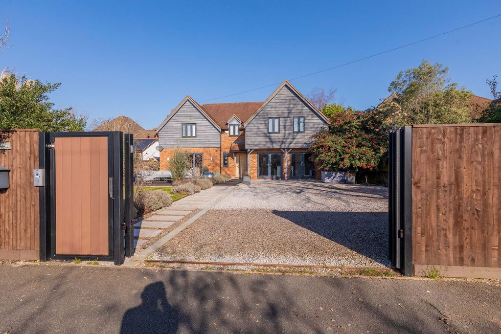 Property photo 1 of 26