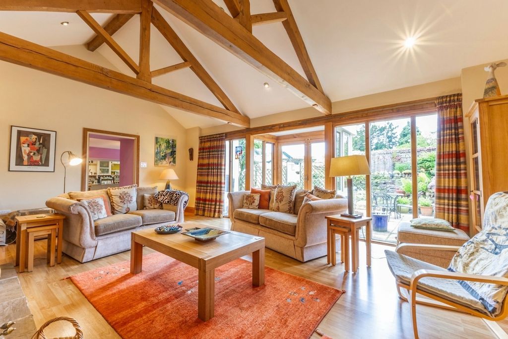 Property photo 3 of 49