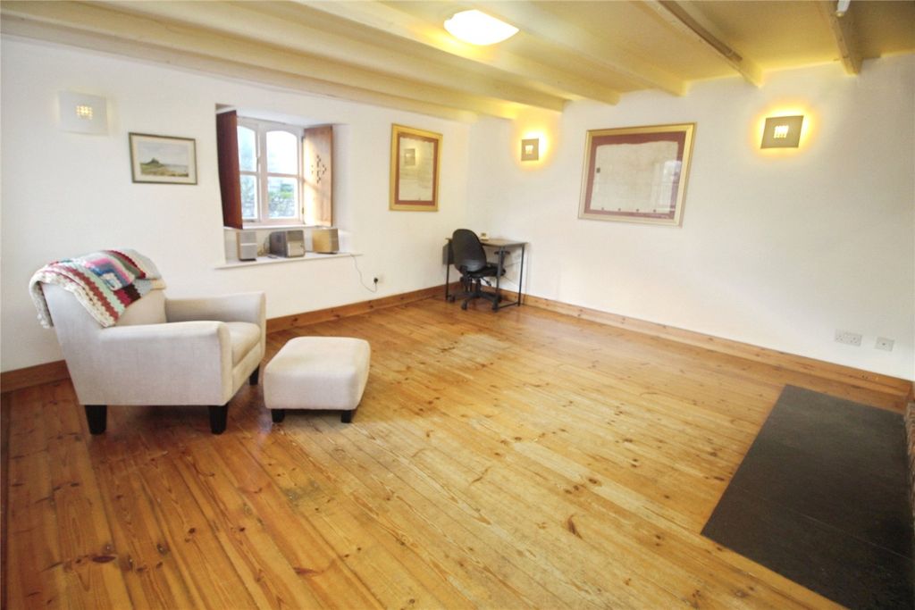 Property photo 2 of 19 Picture No. 28