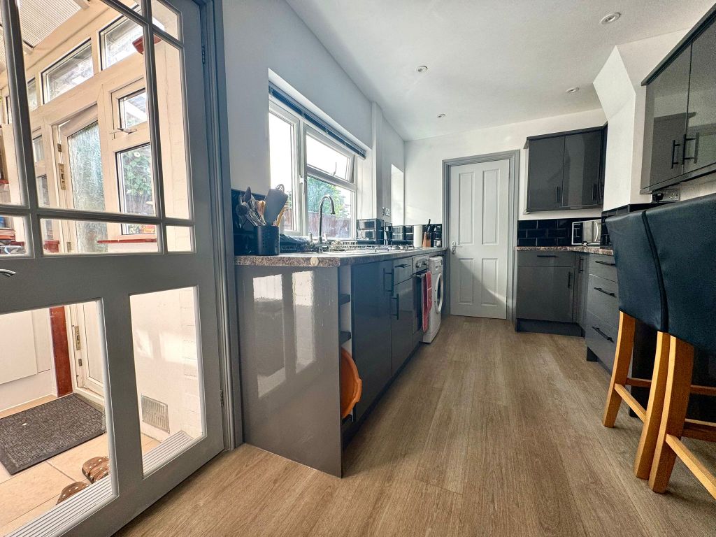 Property photo 3 of 24 Kitchen