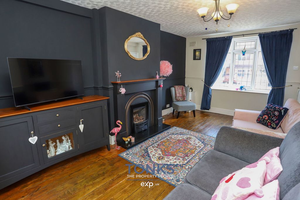 Property photo 3 of 25