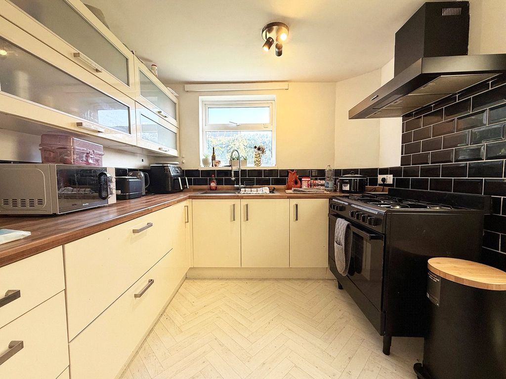 Property photo 2 of 10 Picture No. 26