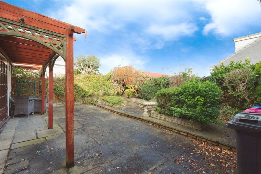 Property photo 3 of 26 Picture No. 23