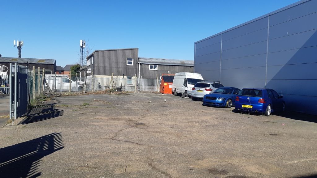 Property photo 3 of 7 Photo 18