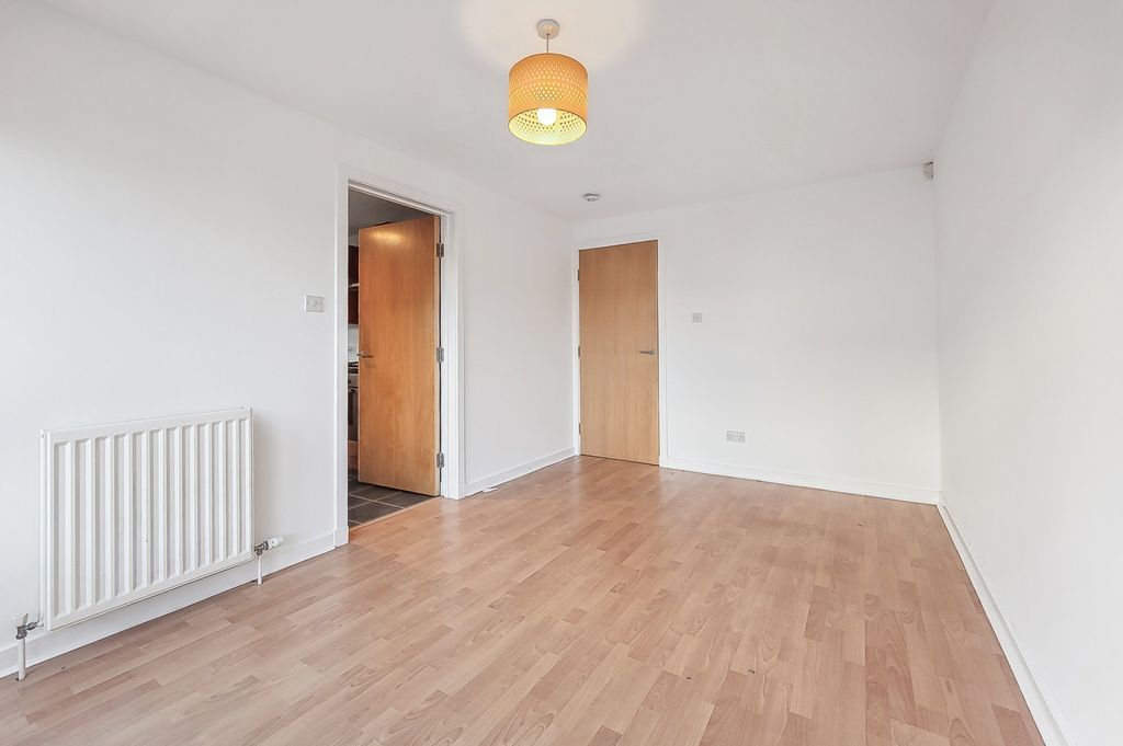 Property photo 3 of 9 3