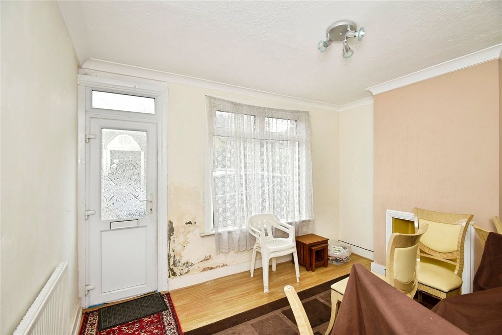 Property photo 2 of 16 Picture No. 09