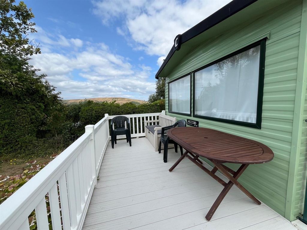 Property photo 2 of 18 4249 Long Decking.Jpg