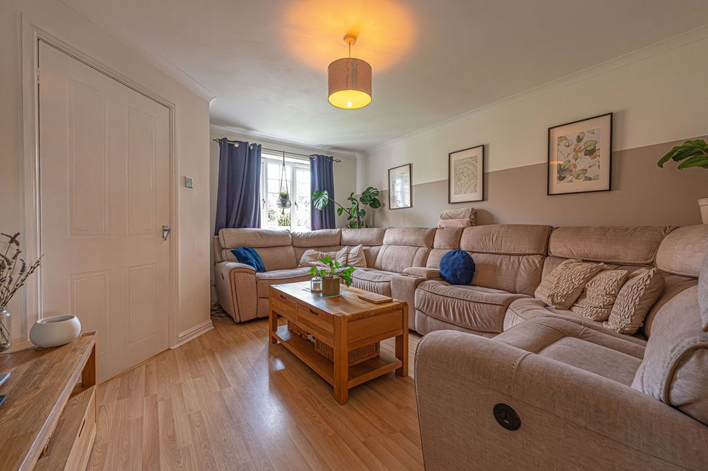 Property photo 3 of 37