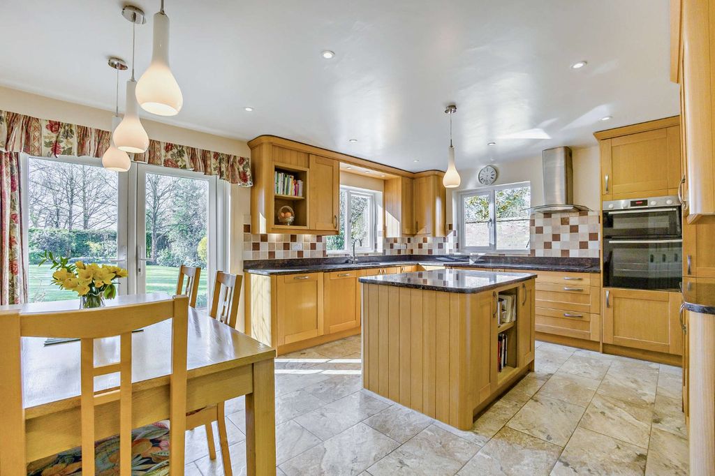 Property photo 2 of 22 Picture No. 01