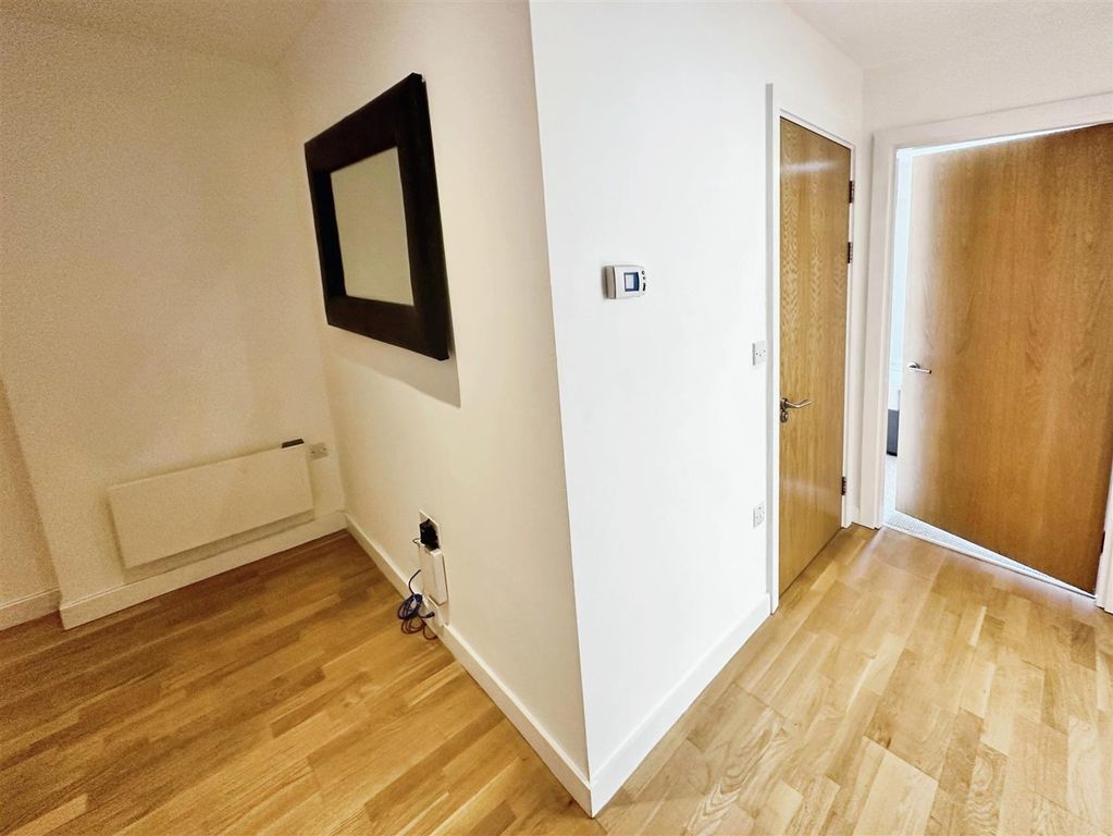 Property photo 2 of 16 Hallway