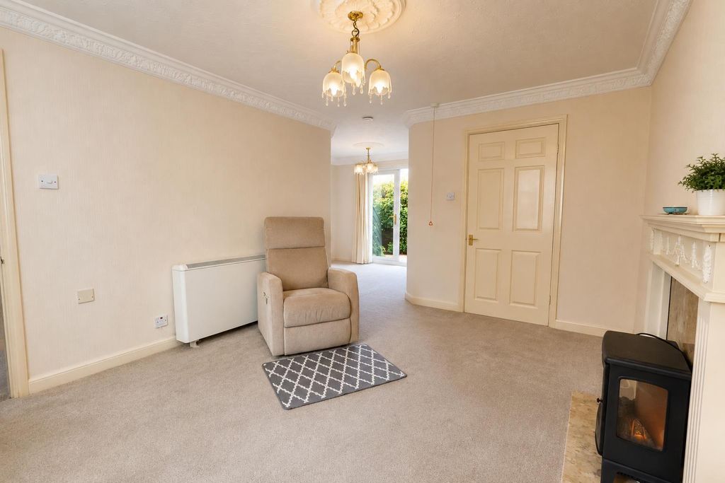 Property photo 3 of 11