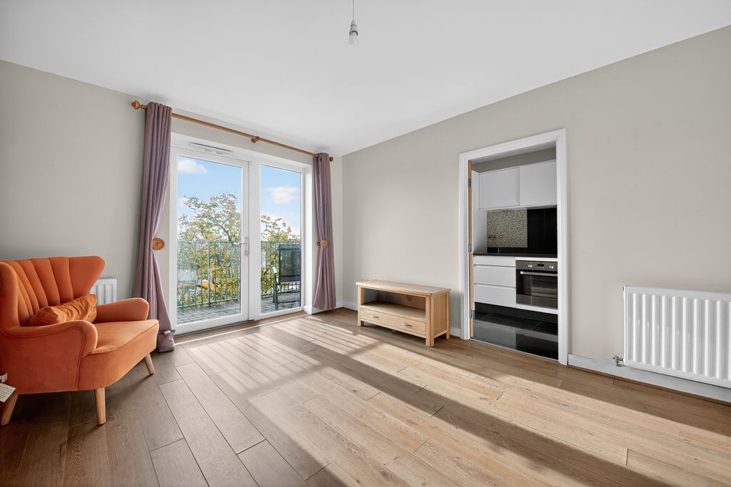 Property photo 3 of 27 Living Room