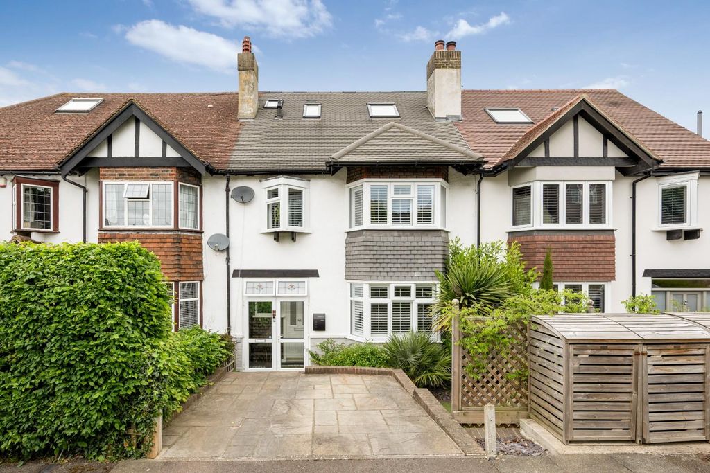 Property photo 1 of 25 Sandersfield Road