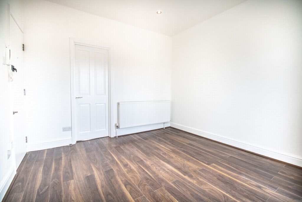 Property photo 3 of 11 Photo 4